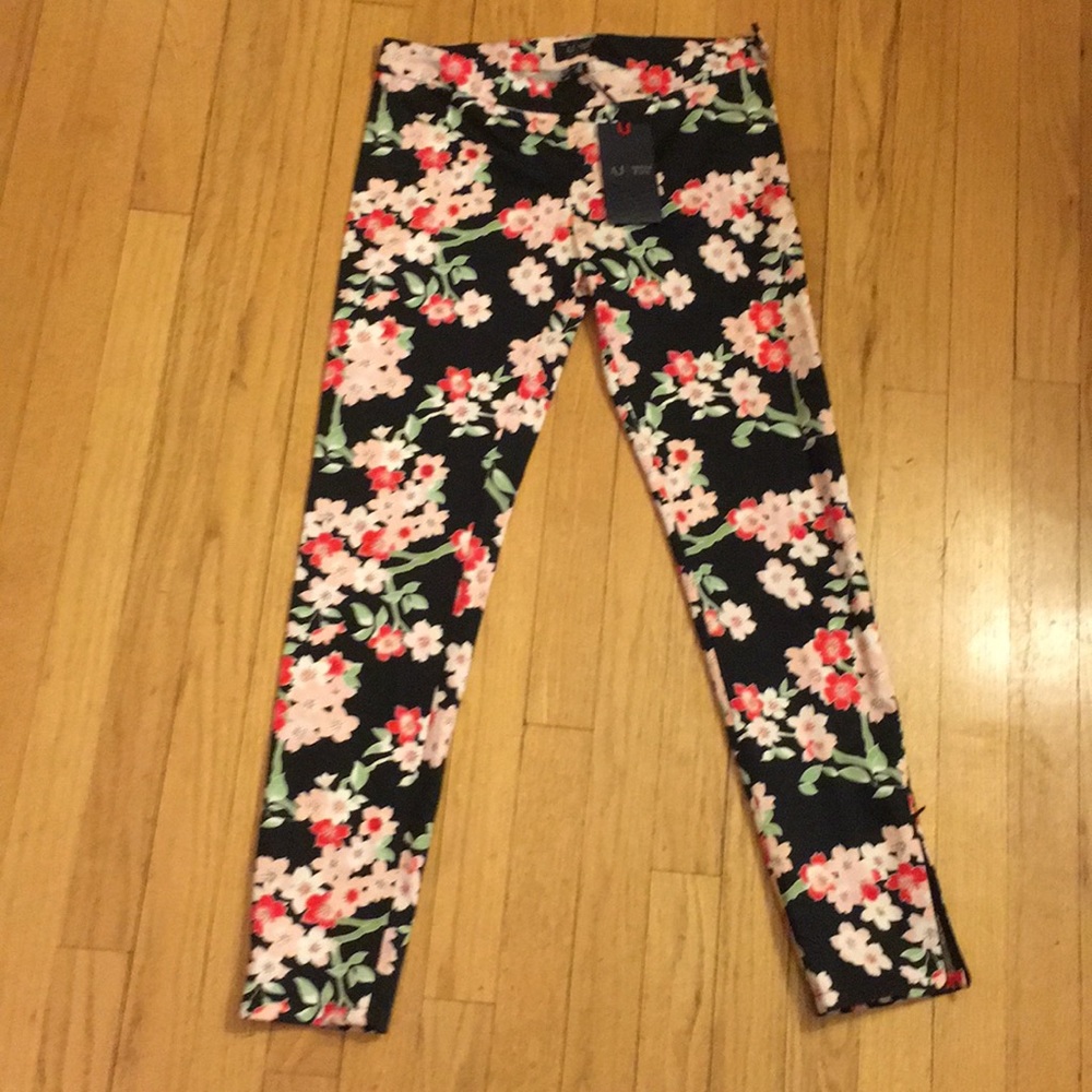 NWT- Armani floral pants. Size 25